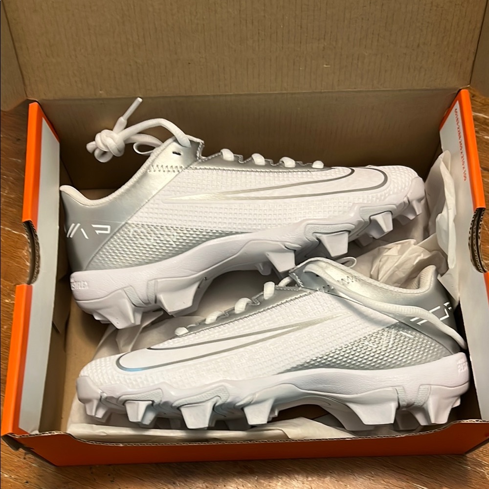 Nike Football Cleats Size 4Y